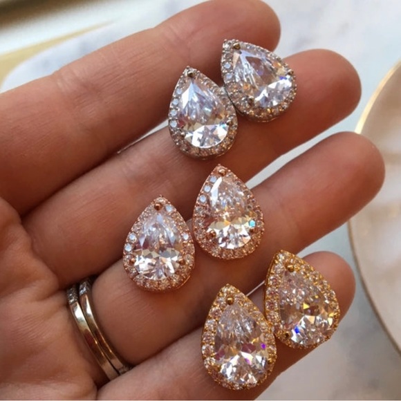 Accessories - Crystal Teardrop Stud CZ Earrings